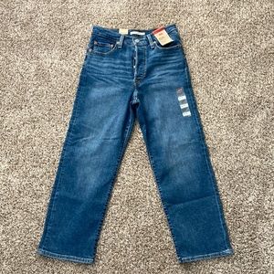 NWT Levi’s Ribcage Straight Ankle Jeans- 28x27